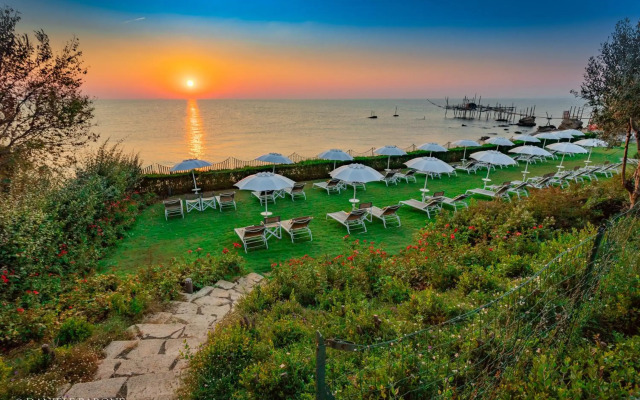 Baia Delphis Resort