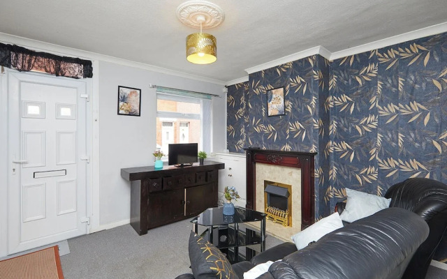 Comfortable 4-bed House in Hucknall, Nottingham