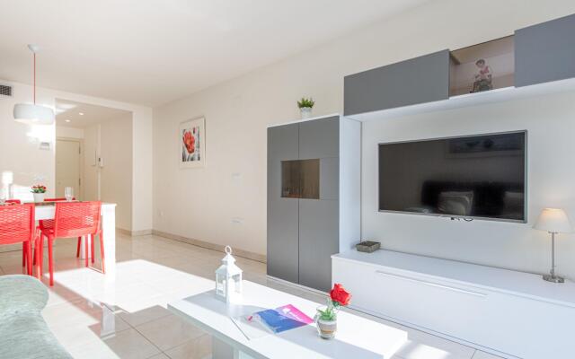 Modern Apartment in Roses Spain near Beach