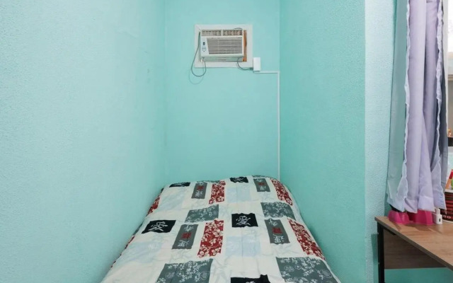 Quarto em residência tranquila e familiar