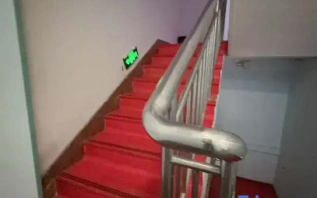 Urumqi Binyuan Express Hotel
