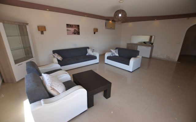 Luxury 5 Bedroom Villa With Communal Pool, Alanya Villa 1038