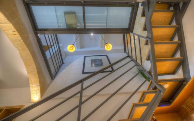 Cute and modern duplex apartment in ideal location RCAS1-1