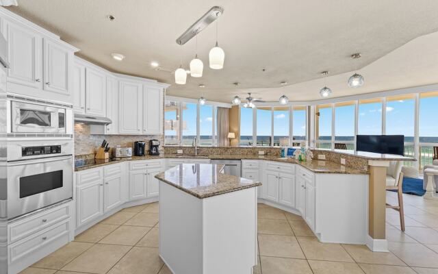 LUXURY Penthouse Style Condo 2