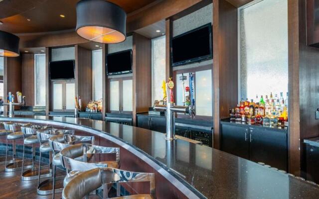 Renaissance by Marriott Boston Patriot Place Hotel