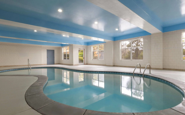 Wingate by Wyndham Savannah Gateway