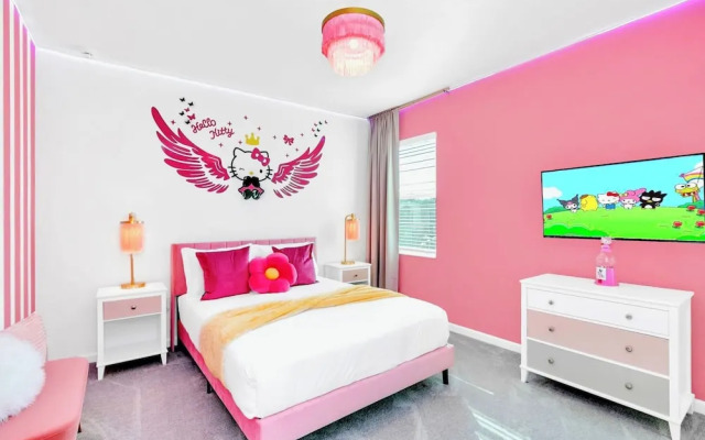 UpstaySleeps20ThemeRoomsPoolHotTubTheatr