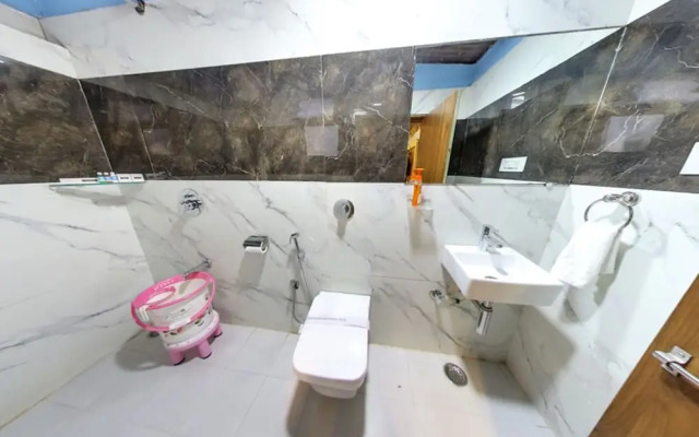 Hill Village Family Studio By OYO  Rooms