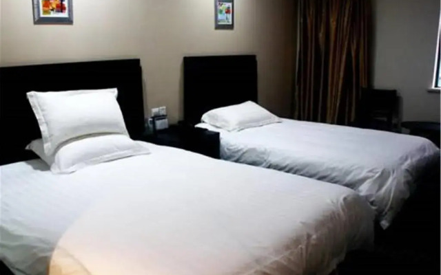 Hundred Centuries Hotel