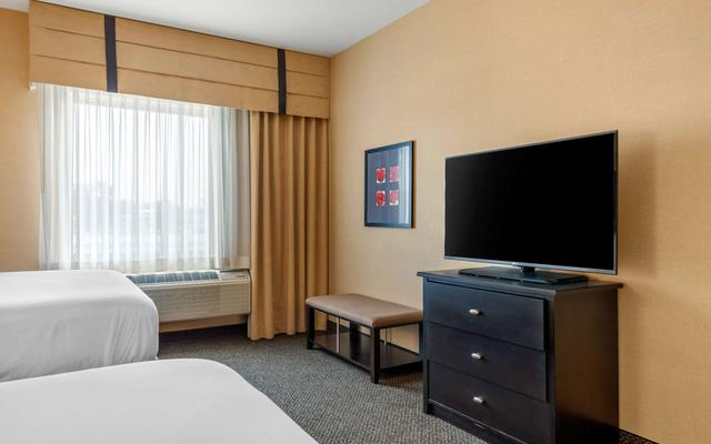 Cambria Hotel Akron - Canton Airport