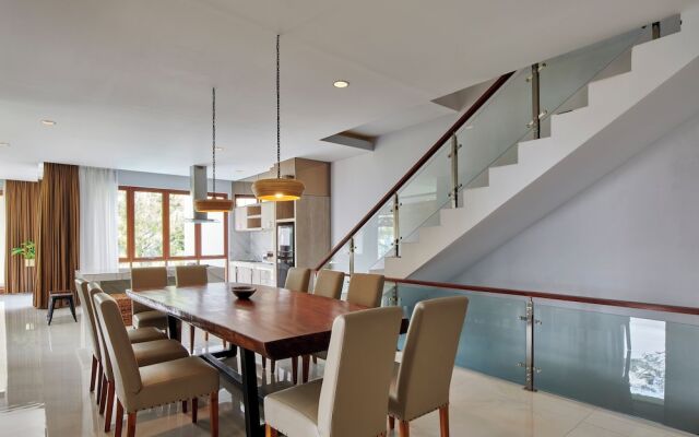 Anindya Hill View 7BR Villa a Private Heated Pool