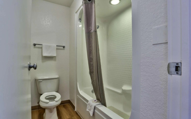 Motel 6 Flagstaff, AZ - Butler