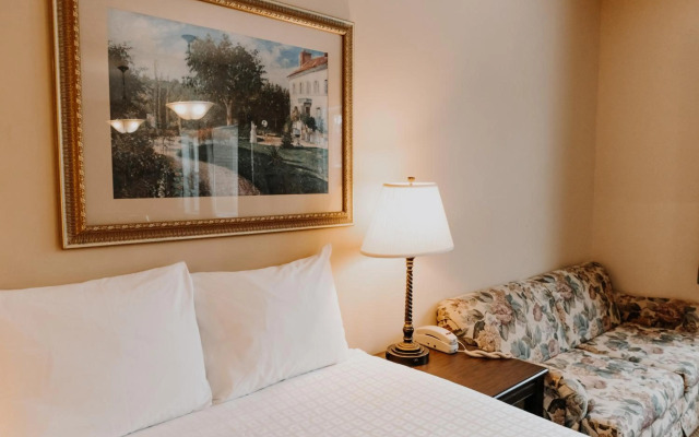 Carriage House Country Club