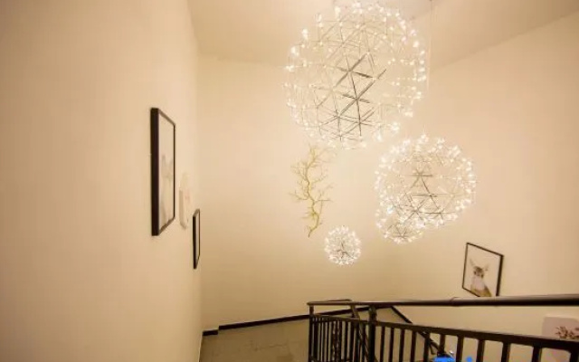 Binjiang Celebrity Holiday Hotel