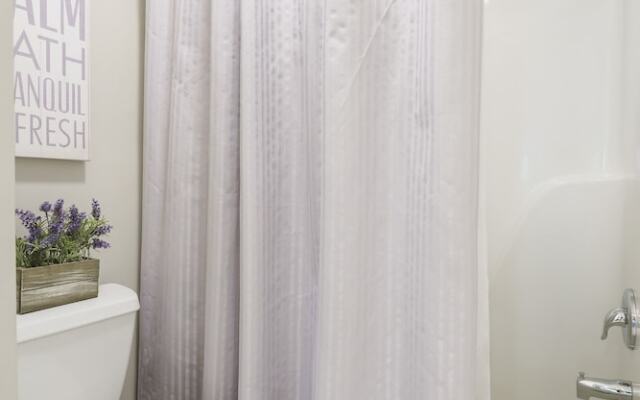 18th Fairway View - Club Amenities