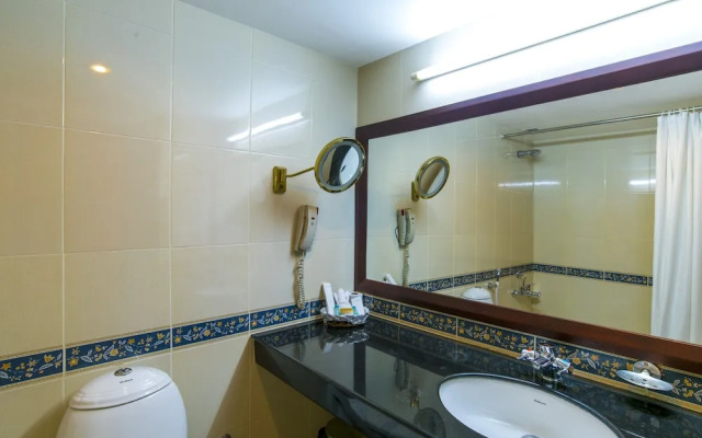 Golf View Hotel and Suites