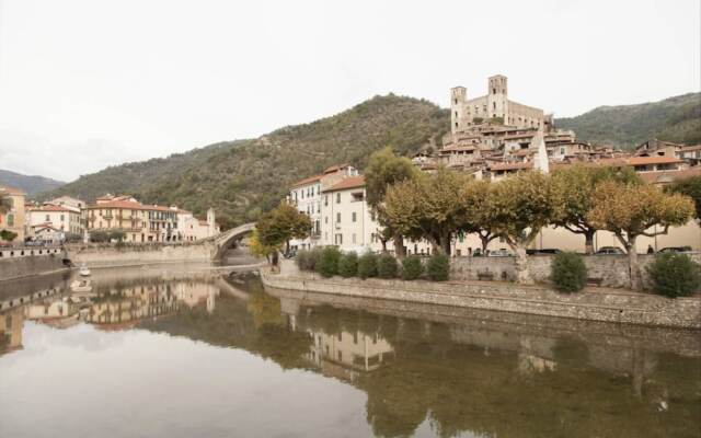 1 Bed Flat - Sleeps 2 - Parking