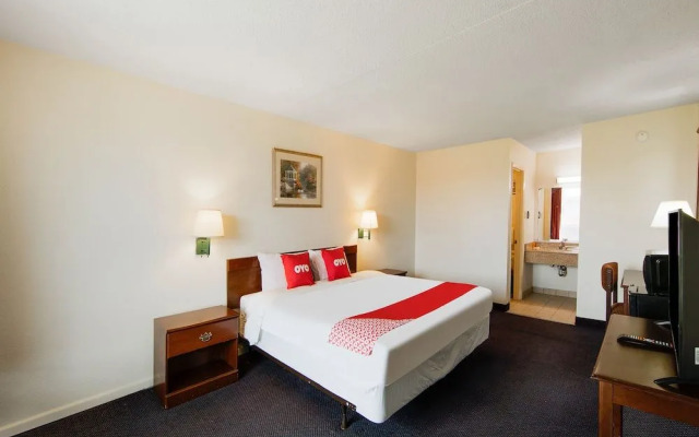 Econo Lodge at the Park
