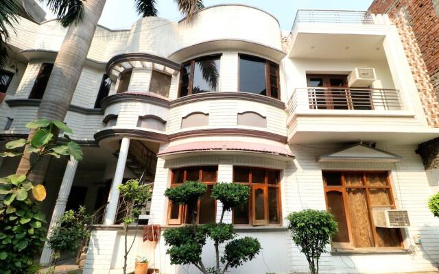 Oyo 22678 Hotel Unique House