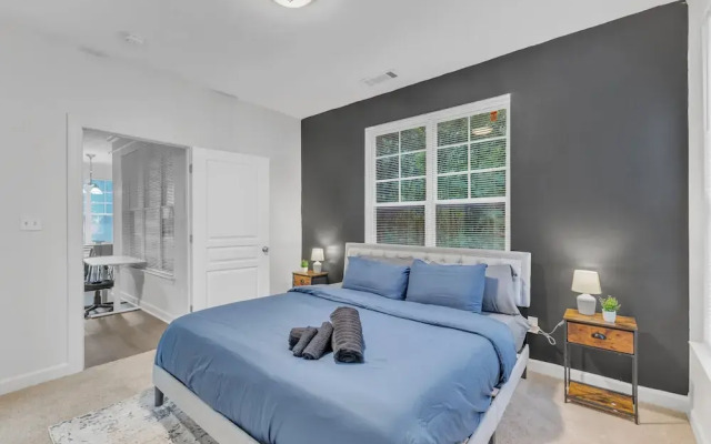 Upscale 2BR Suite Mins Downtown Raleigh