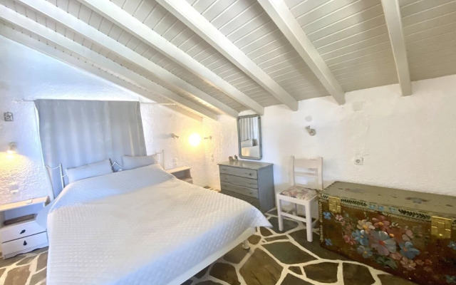 Sybota Seaside Retreat - Chique Marina Loft