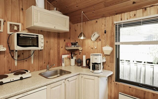 Cozy Holiday Home in Hals near Beach
