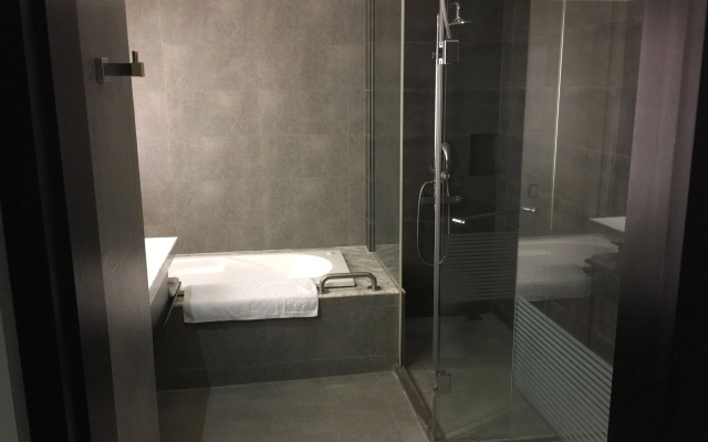 Talmud Hotel Kaohsiung LoveRiver