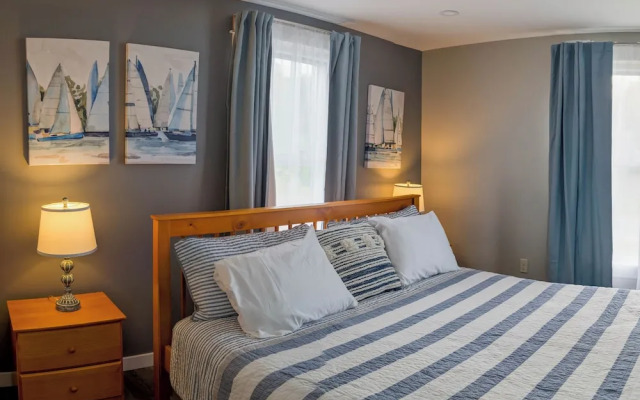 Newly Renovated Acadia Apartment Maple Street