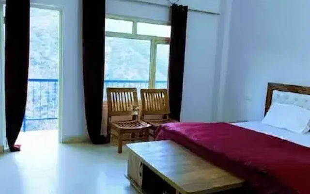 The Yamuna Deck Resort and Cafe