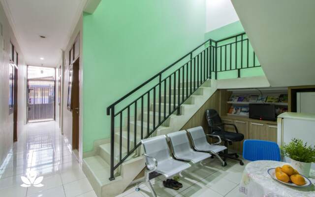 Zen Rooms Verde Residence
