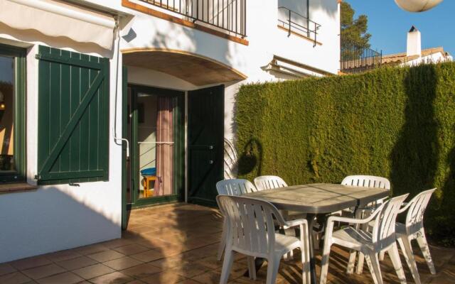 L-1 Calella DE Palafrugell 8 PAX