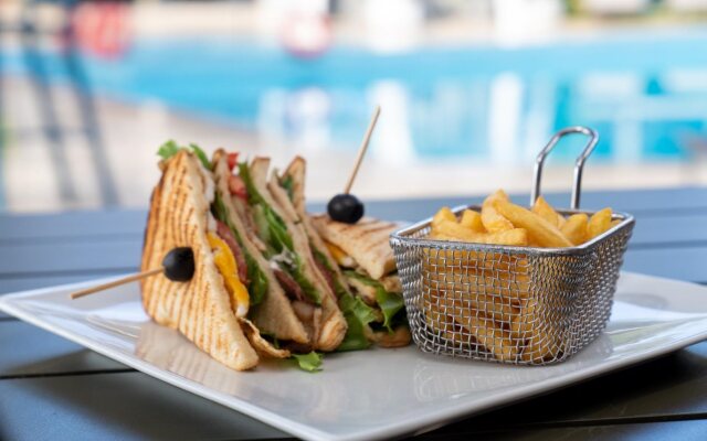 Coral Strand Smart Choice Hotel