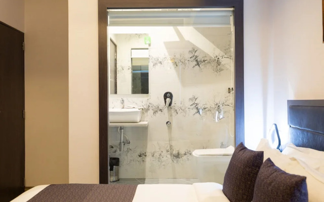 Hotel Larmont Luxury