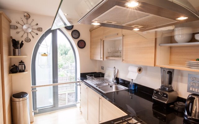 Sunny & Charming Flat for 2 in Tranquil Richmond