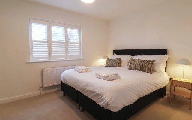 Inishnee House