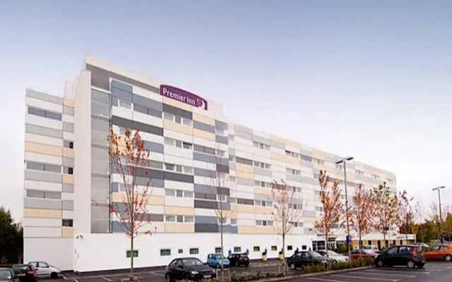 Premier Inn Manchester Airport Runger Lane South