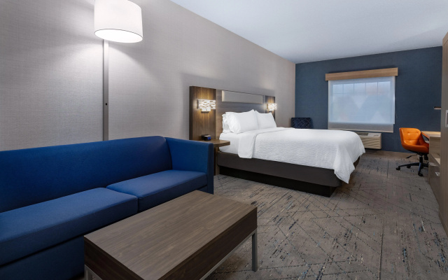 Holiday Inn Express & Suites Center Township by IHG