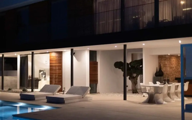 Amazing Villa With Infinity Pool