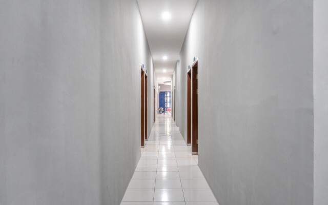 RedDoorz near Manhattan Square Medan