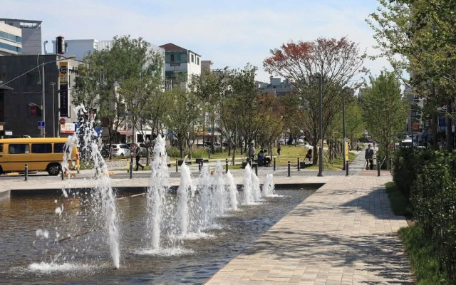 Brown Suites Hotel Sinchon Central