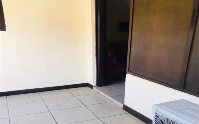 Room in B&B - Double Room With Balcony in the Heart of Accra