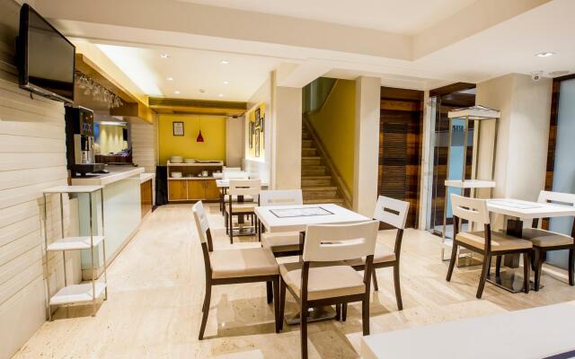 Hotel Bawa Continental