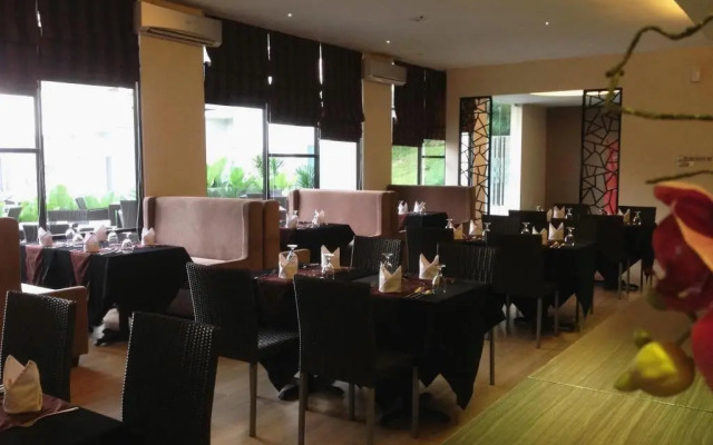 Grand Kecubung Hotel