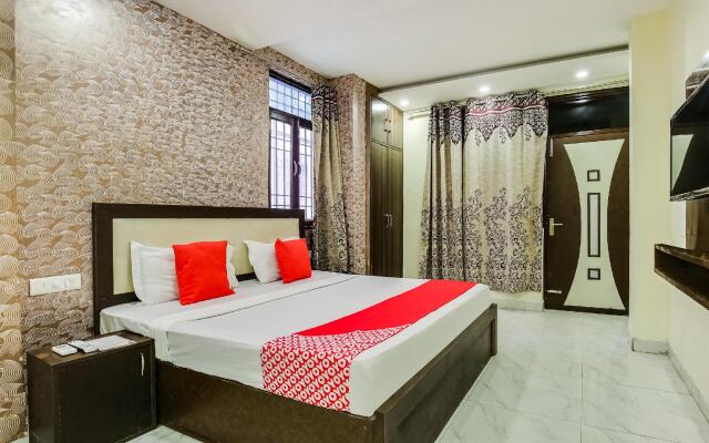 OYO 9040 Hotel Alpine