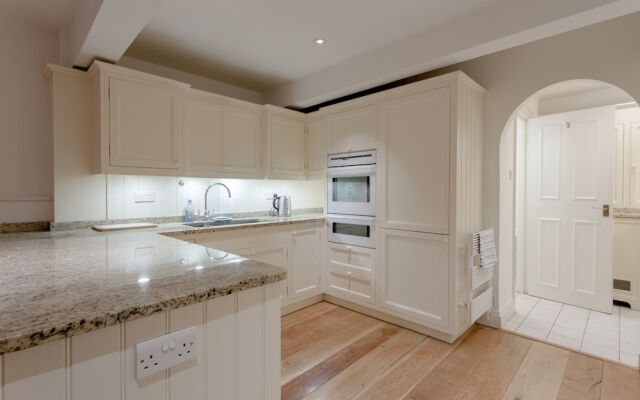 Home With Roof Terrace Hampstead Village