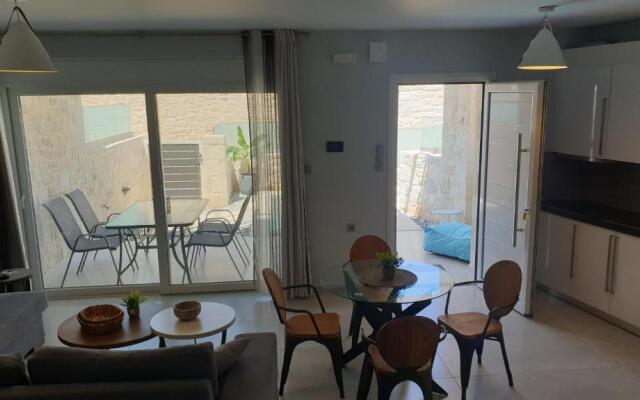 Zefyros Suite , Seafront retreat !