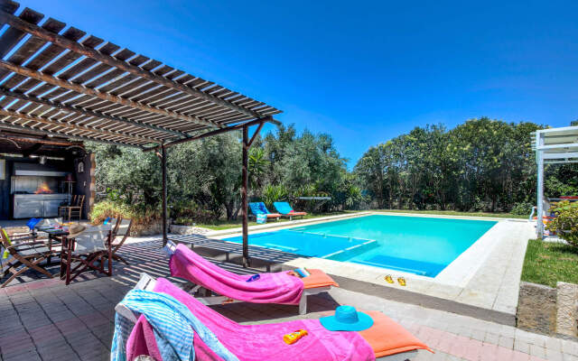 Villa Liostasi with private swimming pool