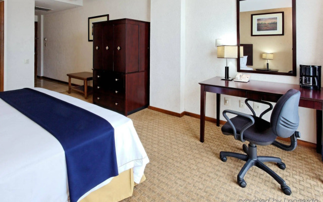 Holiday Inn Express Nuevo Laredo by IHG