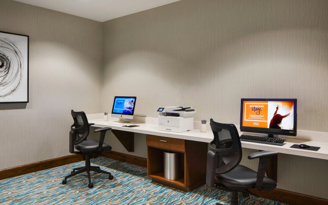 Hampton Inn & Suites Chicago Waukegan
