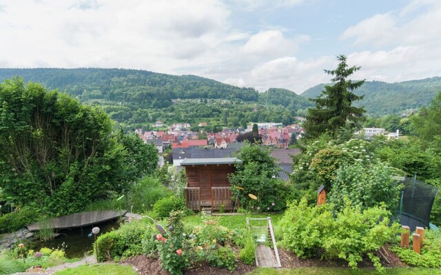 Modern Apartment in Zella-Mehlis with Private lawn